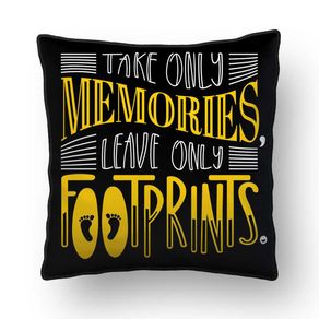 ALMOFADA - TAKE ONLY MEMORIES LEAVE ONLY FOOTPRINTS AMARELO OURO - 42 X 42 CM