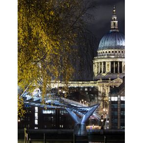 ST PAUL'S CATHEDRAL AND MILLENNIUM BRIDGE AT NIGHT