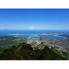 HAWAII - ON TOP OF STAIRWAY TO HEAVEN - HONOLULU