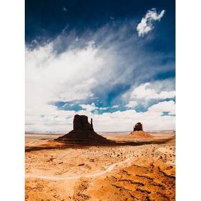 WEST AND EAST MITTEN BUTTES - MONUMENT VALEY - ARIZONA, ESTADOS UNIDOS