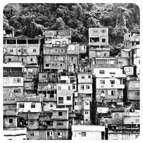 rio-favela-do-cantagalo-ipanema-196