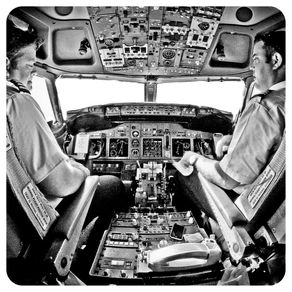 cabine-aviao-piloto-boeing-200