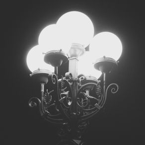 quadro-street-lamp