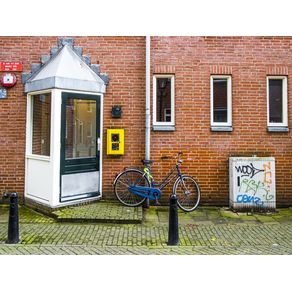 quadro-bike-and-wall