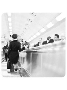 quadro-charles-chaplin-no-metro-de-londres-mulher