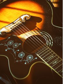 quadro-acoustic-guitar