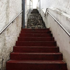 quadro-escadaria-vermelha