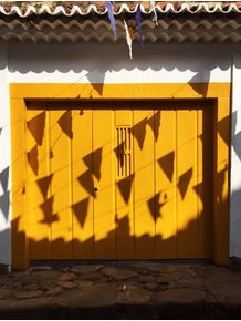 quadro-yellow-shadow