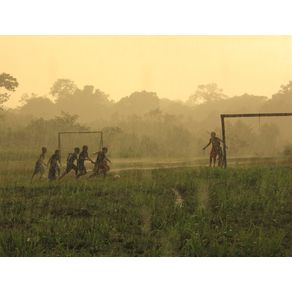 quadro-criancas-jogando-futebol