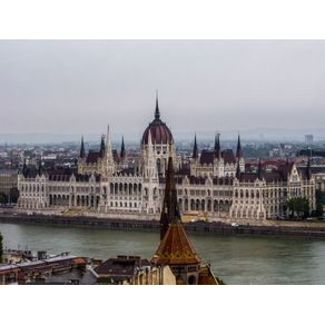 quadro-parliament-budapest