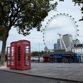 LONDON EYE AND PUBLIC PHONE
