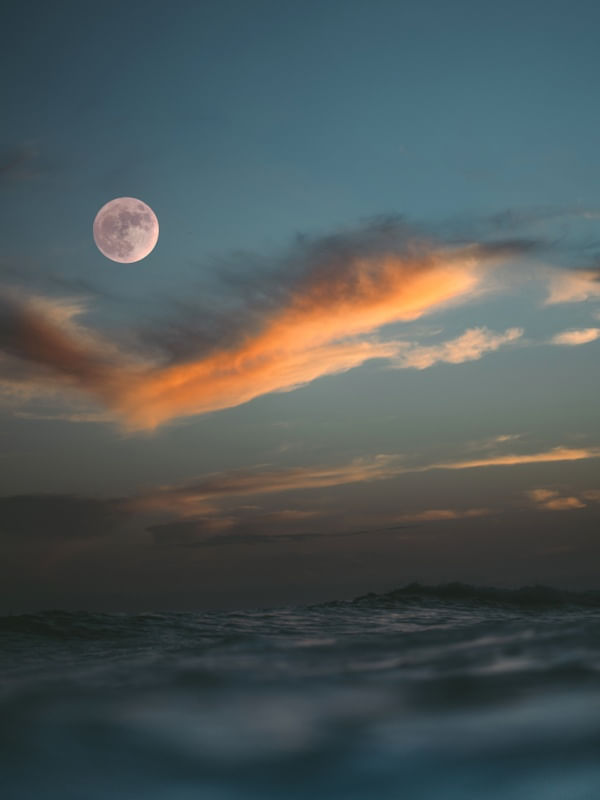 MAR SOB LUAR – urbanarts