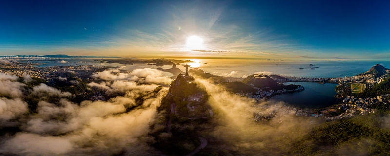 Cristo Redentor no Nascer do Sol Cristo Redentor no Nascer do Sol